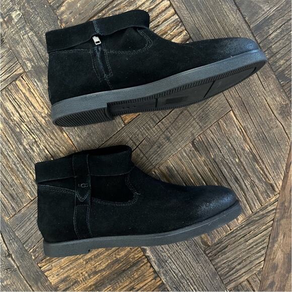UGG Women's Black Josefene Distressed Cuff Ankle Bootie – Sz 8.5 - Picture 7 of 12